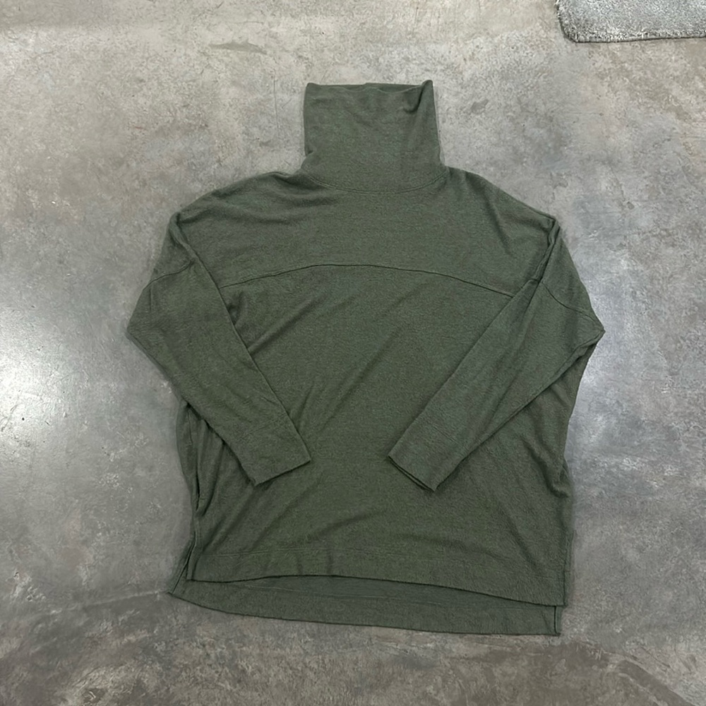 Aerie green turtle neck